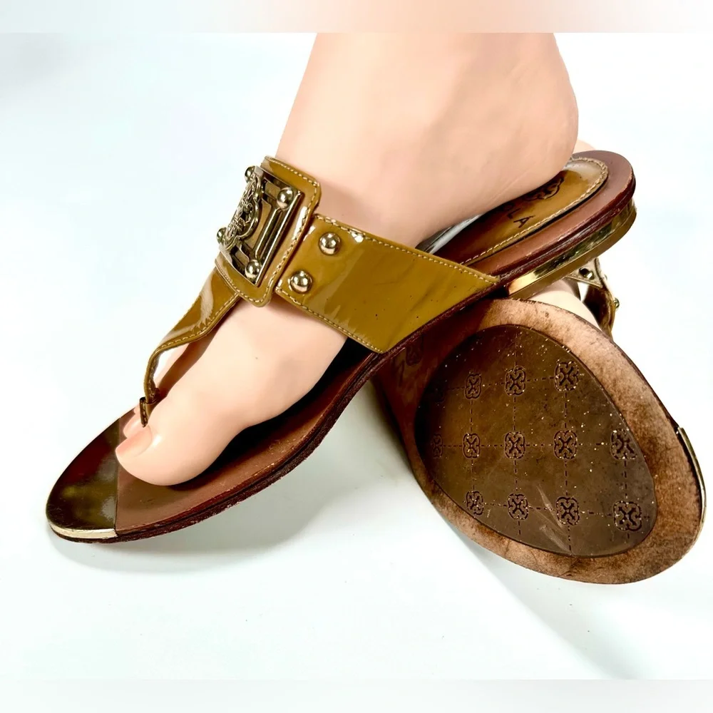 Isola Women’s Stylish Sandals Size: 7 - Picture 7 of 9